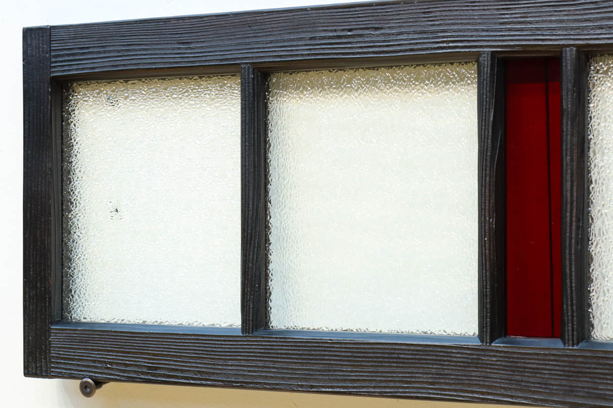 朱色の色ガラスが可愛らしい小型ガラス欄間 EZ2614 在庫1枚 – 古福庵