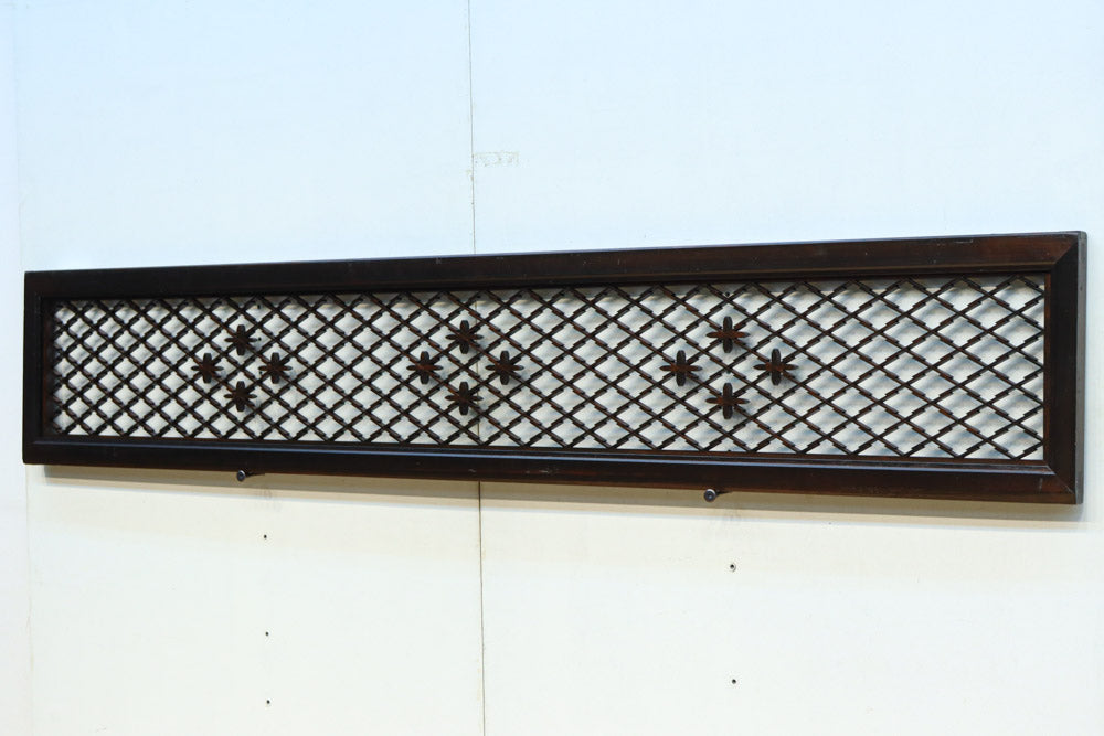 1746ミリ 松皮菱格子にトンボ装飾を添えた欄間　EZ2665　在庫1枚