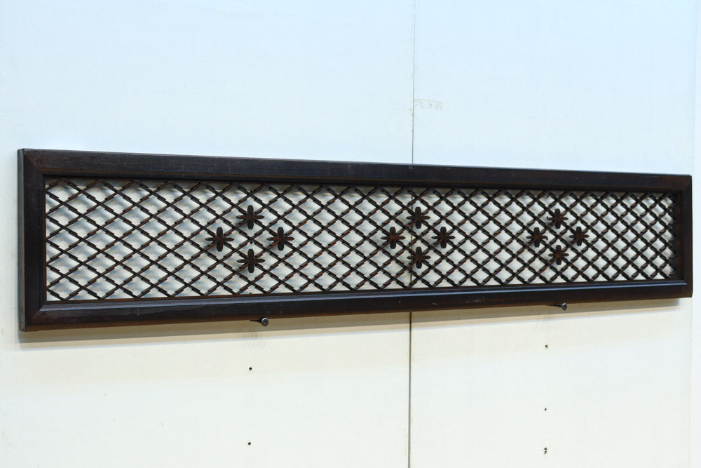 1746ミリ 松皮菱格子にトンボ装飾を添えた欄間　EZ2665　在庫1枚