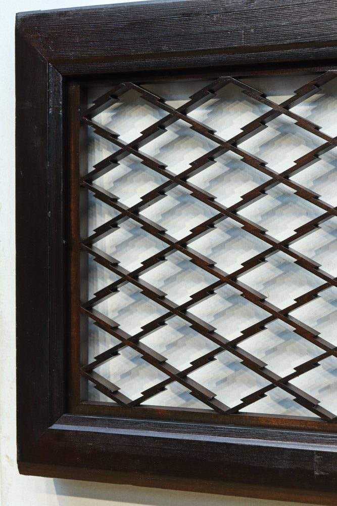 1746ミリ 松皮菱格子にトンボ装飾を添えた欄間　EZ2665　在庫1枚
