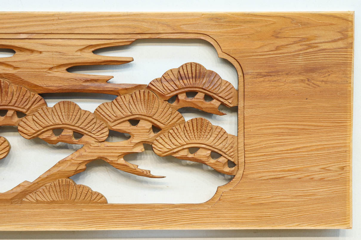 木製 衝立 鶴と松のモチーフ 木製 衝立 鶴と松のモチーフ 松の周りを優雅に舞う鶴を