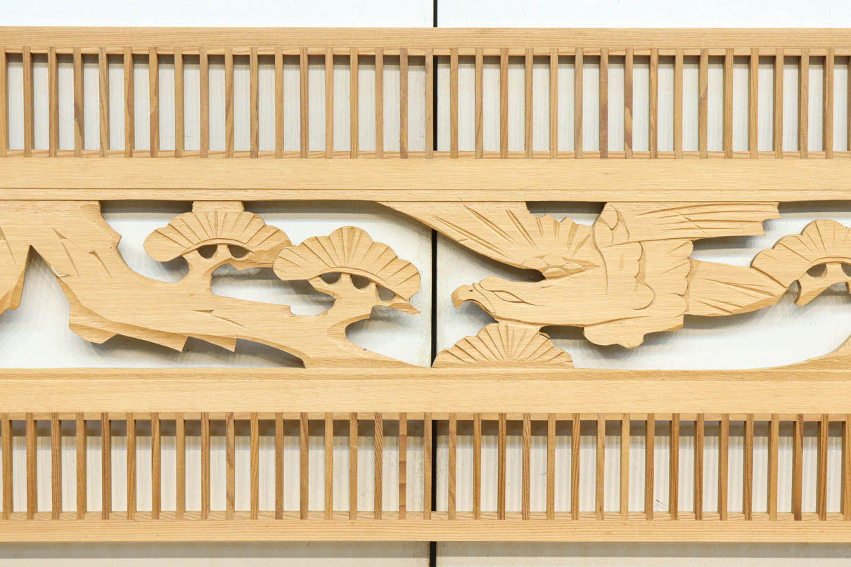 松鷹のレリーフ調彫刻の窓絵でレトロ感ある欄間素材 EZ2687ab 在庫(a:1