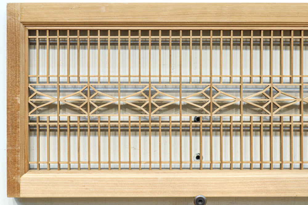 和柄の幾何学帯装飾で上品な面持ちの縦繁中型欄間 EZ2693 在庫1
