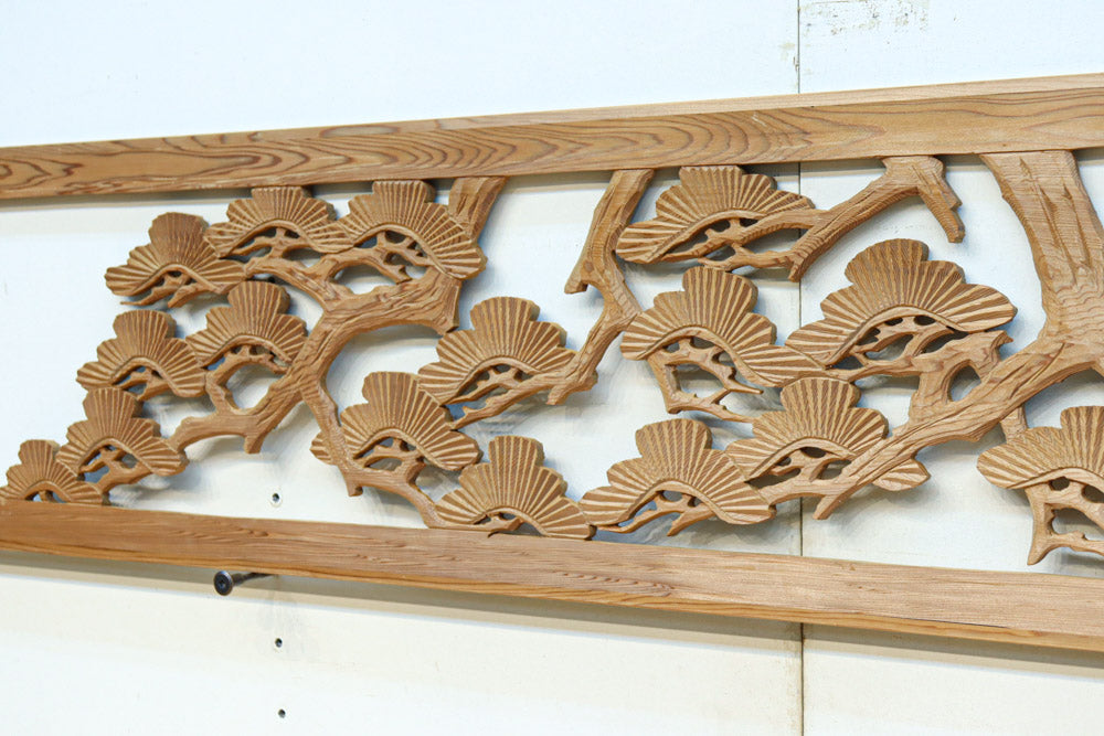 木地色の明るい色合いで気品ある彫刻欄間素材　EZ2719ab　在庫(a:1 b:1)枚