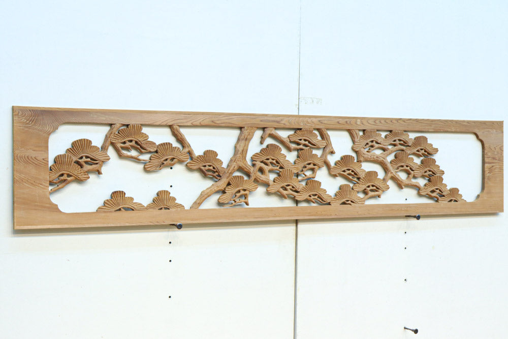 木地色の明るい色合いで気品ある彫刻欄間素材　EZ2719ab　在庫(a:1 b:1)枚