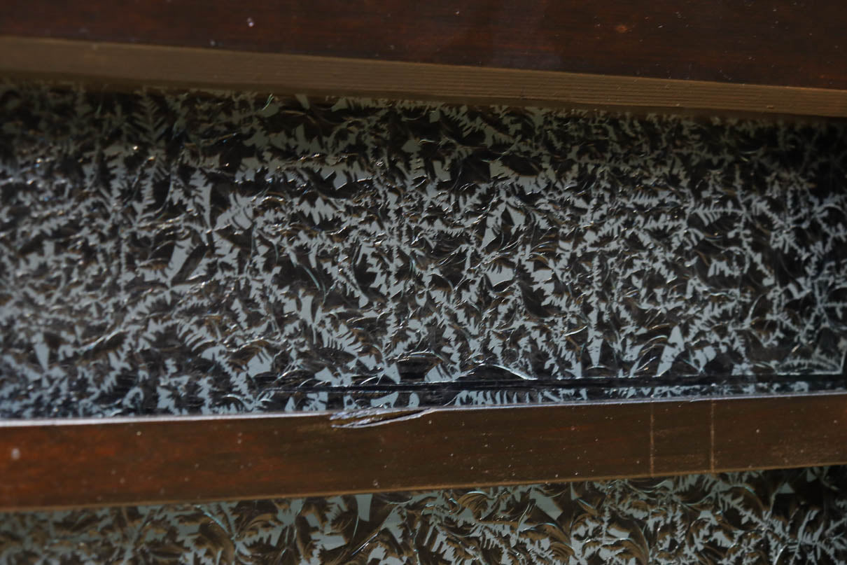 色ガラスがアクセントになるモダンデザインが素敵なガラス入り小型欄間　EZ2748ab　在庫(a:1 b:1)枚