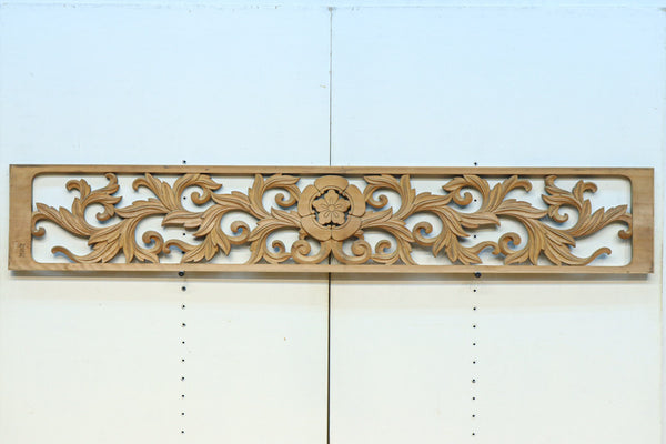 雲海のような蔦(ツタ)模様が風情を深める彫刻欄間素材　EZ2765　在庫1枚