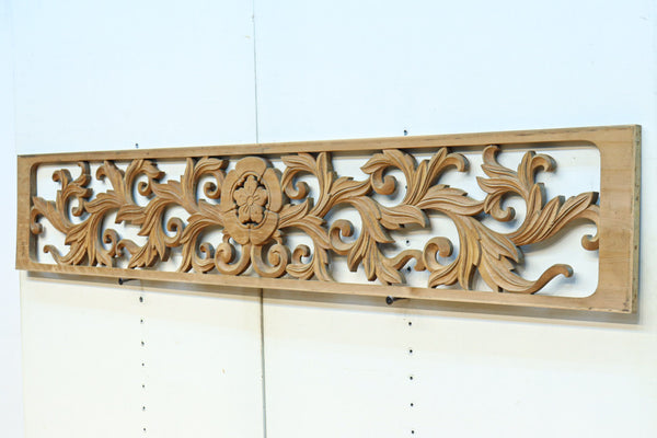 雲海のような蔦(ツタ)模様が風情を深める彫刻欄間素材　EZ2765　在庫1枚