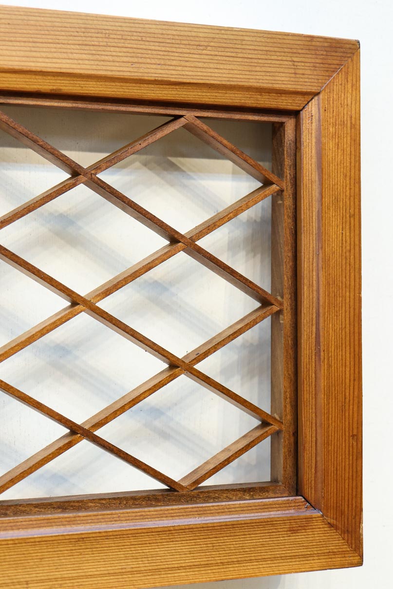 落ち着いた色彩に組子模様が軽やかに浮かぶ菱格子欄間　EZ2770　在庫1枚