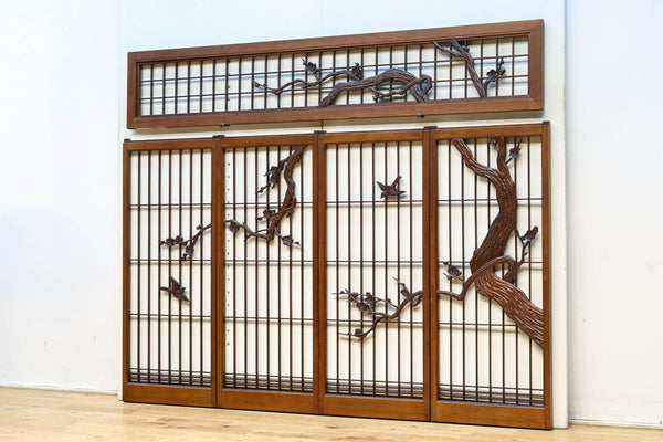 立派な梅の木に鶯が愉しく戯れる風景を描く欄間・書院セット　EZ2776　在庫5枚1組