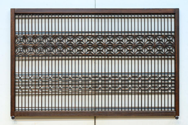 縦繁に麻の葉組子と蜀江組子装飾で和の風情ある小型欄間　EZ2777　在庫1枚