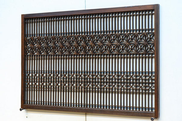 縦繁に麻の葉組子と蜀江組子装飾で和の風情ある小型欄間　EZ2777　在庫1枚