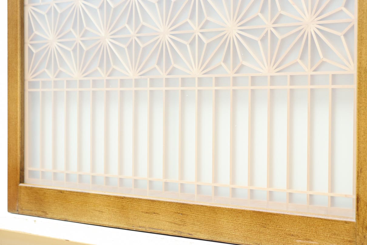 Small carved Ranma with glass EZ2781ab