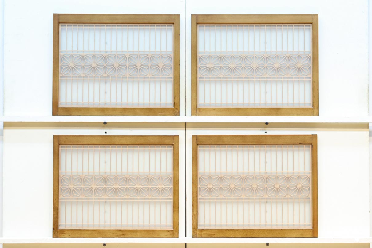 Small carved Ranma with glass EZ2781ab