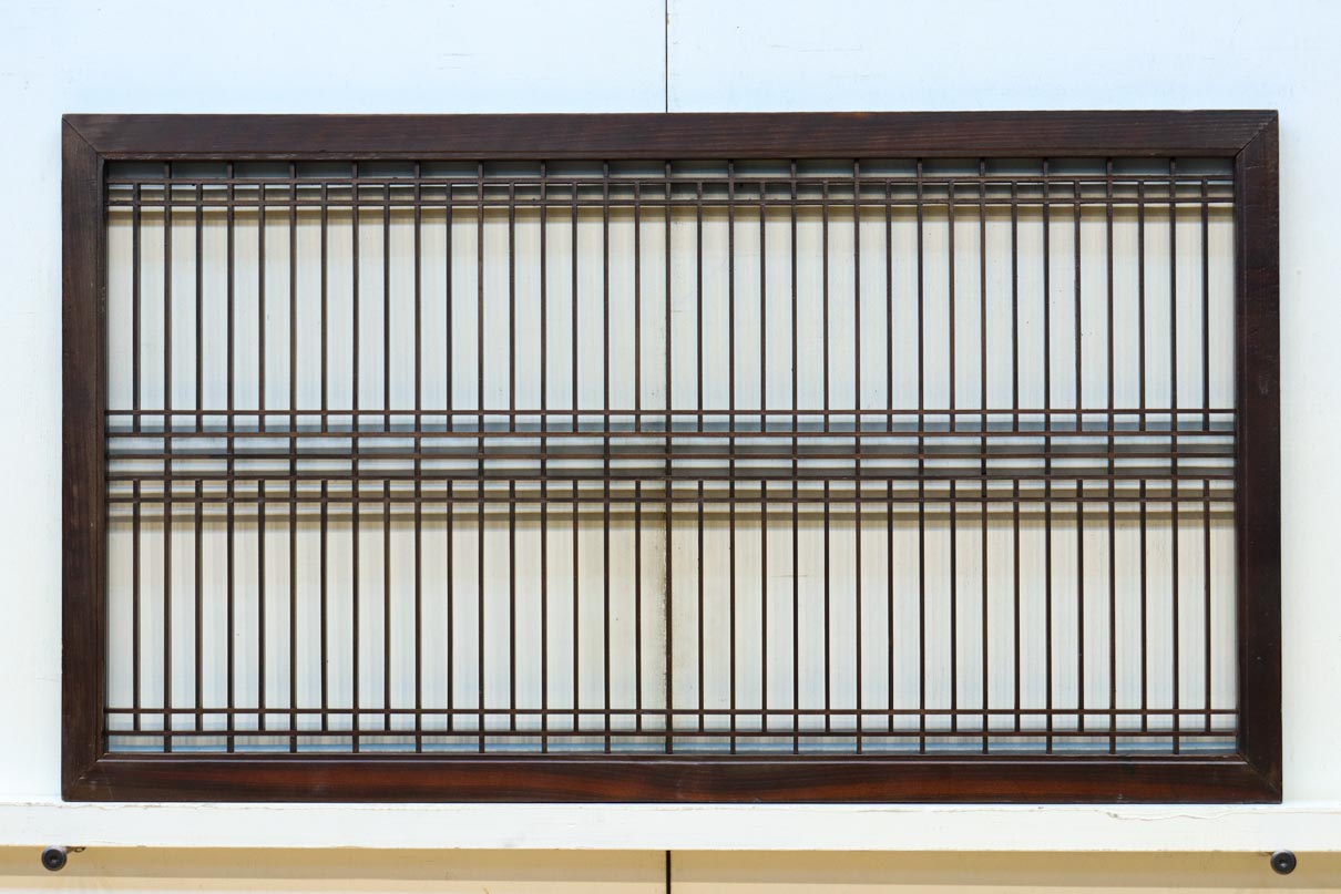 升格子の帯装飾で和の面持ちある小型縦繁欄間　EZ2788　在庫1枚