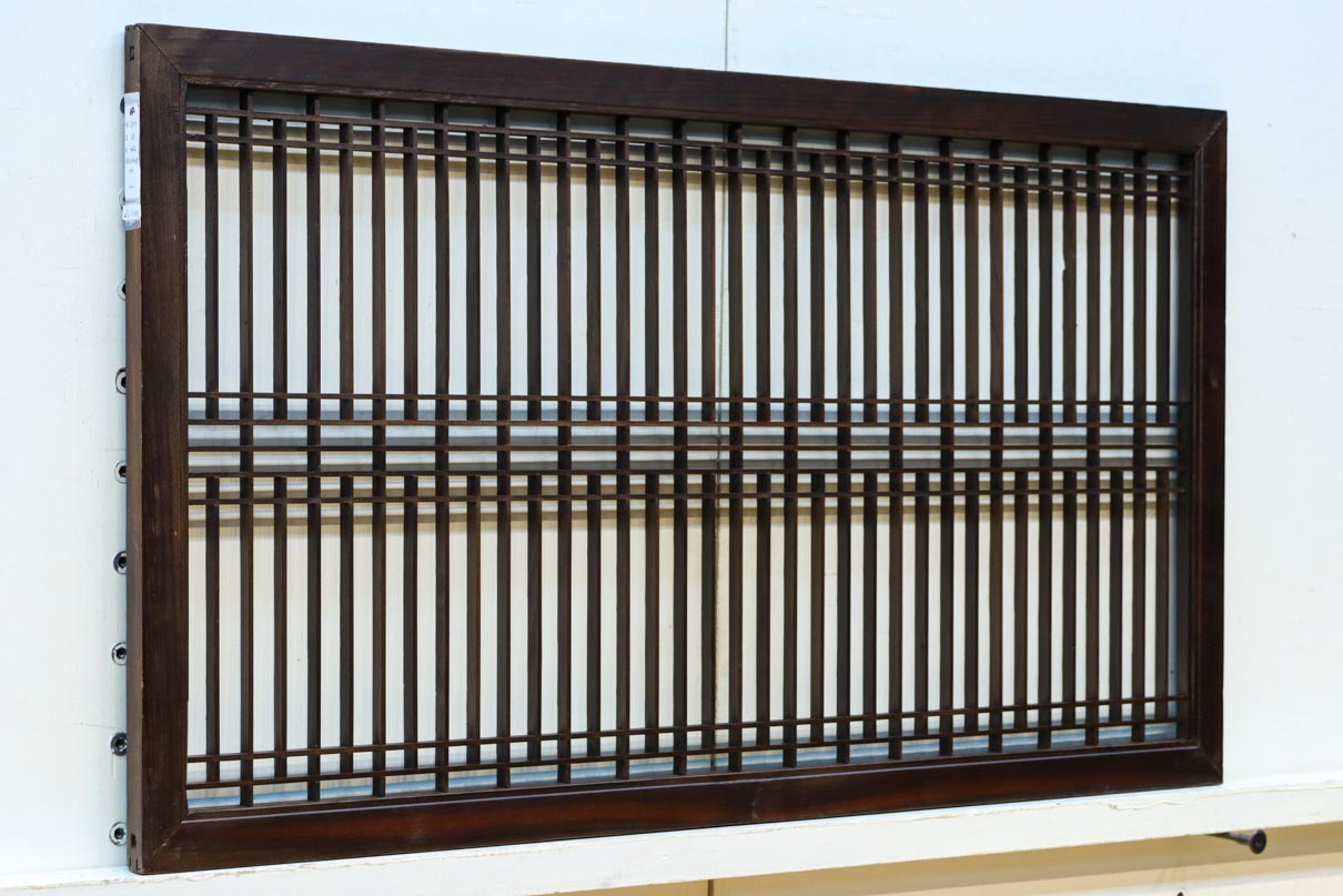 升格子の帯装飾で和の面持ちある小型縦繁欄間　EZ2788　在庫1枚