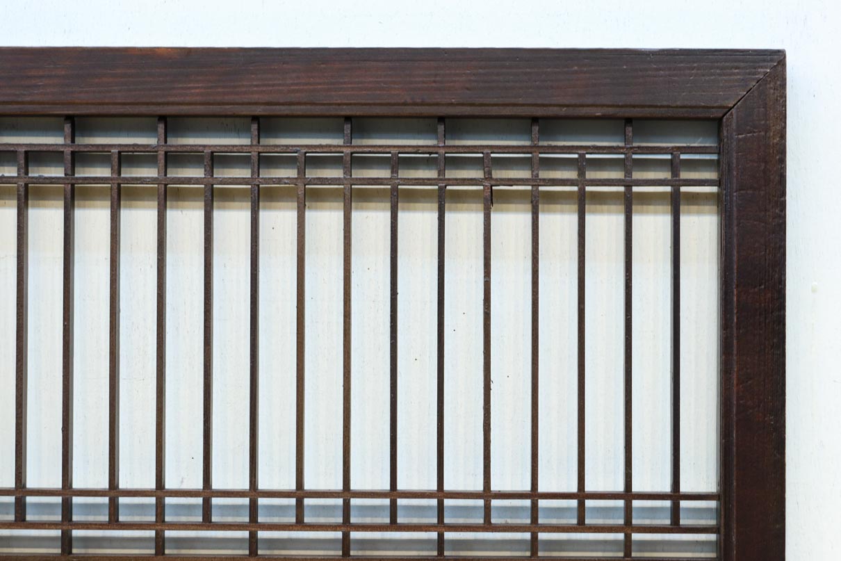 升格子の帯装飾で和の面持ちある小型縦繁欄間　EZ2788　在庫1枚