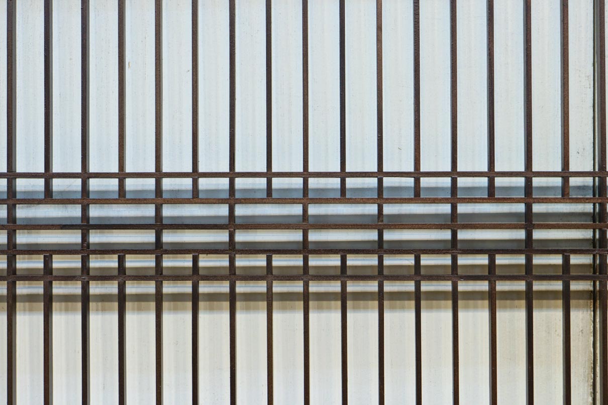 升格子の帯装飾で和の面持ちある小型縦繁欄間　EZ2788　在庫1枚