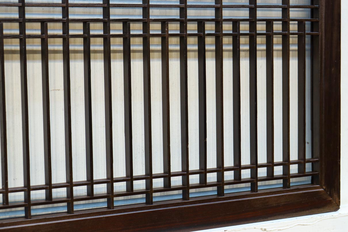 升格子の帯装飾で和の面持ちある小型縦繁欄間　EZ2788　在庫1枚