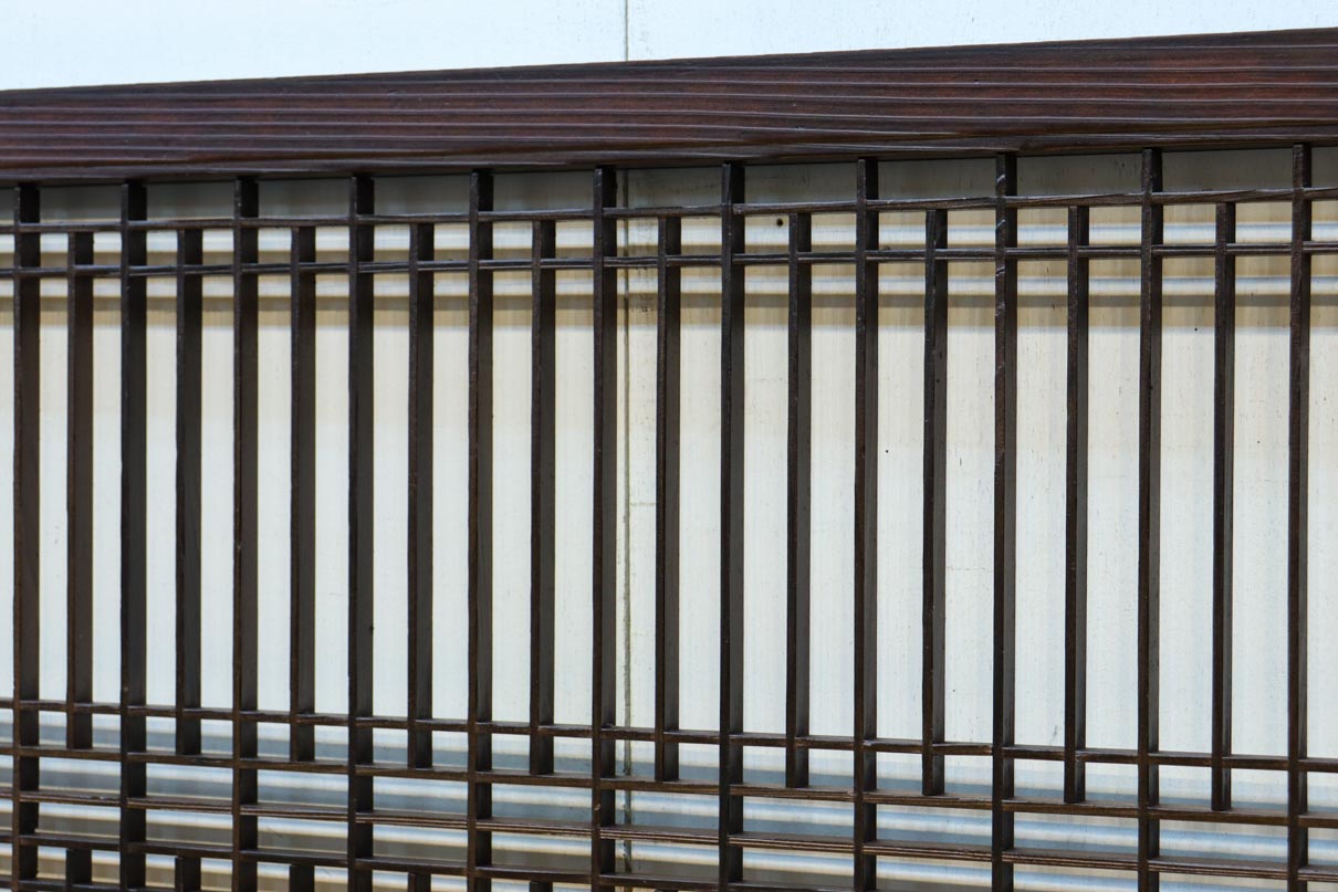 升格子の帯装飾で和の面持ちある小型縦繁欄間　EZ2788　在庫1枚