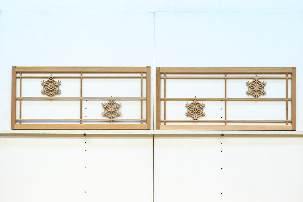 桜亀甲の組子細工が映える小型欄間　EZ2789ab　在庫(a:1 b:1)枚