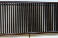 端然と並ぶ縦格子が映える小型欄間　EZ2790　在庫2枚