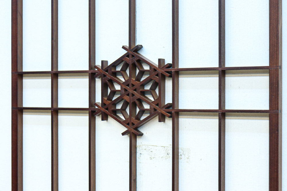 麻の葉と胡麻組子の装飾で雅な面持ちの小型建具素材　EZ2803　在庫2枚