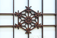 麻の葉と胡麻組子の装飾で雅な面持ちの小型建具素材　EZ2803　在庫2枚