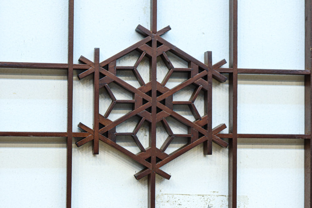 麻の葉と胡麻組子の装飾で雅な面持ちの小型建具素材　EZ2803　在庫2枚