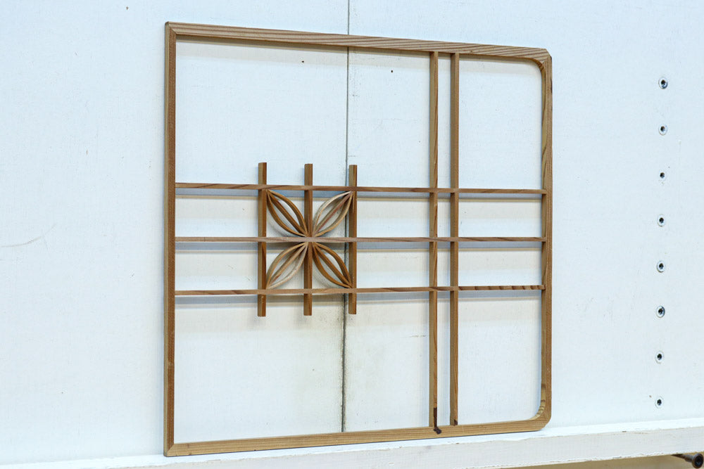 シンプルデザイン！！七宝組子装飾で風情ある小型欄間素材　EZ2805b　在庫４枚