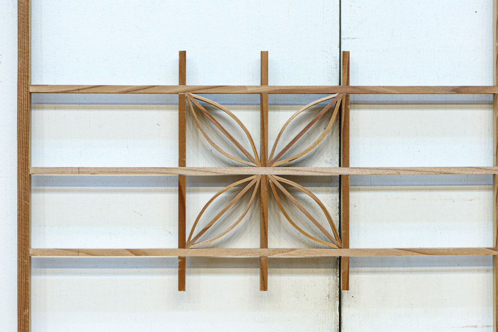 シンプルデザイン！！七宝組子装飾で風情ある小型欄間素材　EZ2805b　在庫４枚