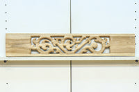 蔦の様にも見える個性的な模様を描いたレリ－フ調彫刻飾り　EZ2807　在庫5枚