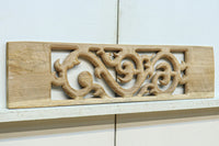 蔦をモチーフにしたユニークな模様を描いたレリ－フ調彫刻飾り　EZ2808　在庫5枚