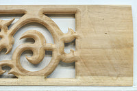 蔦をモチーフにしたユニークな模様を描いたレリ－フ調彫刻飾り　EZ2808　在庫5枚