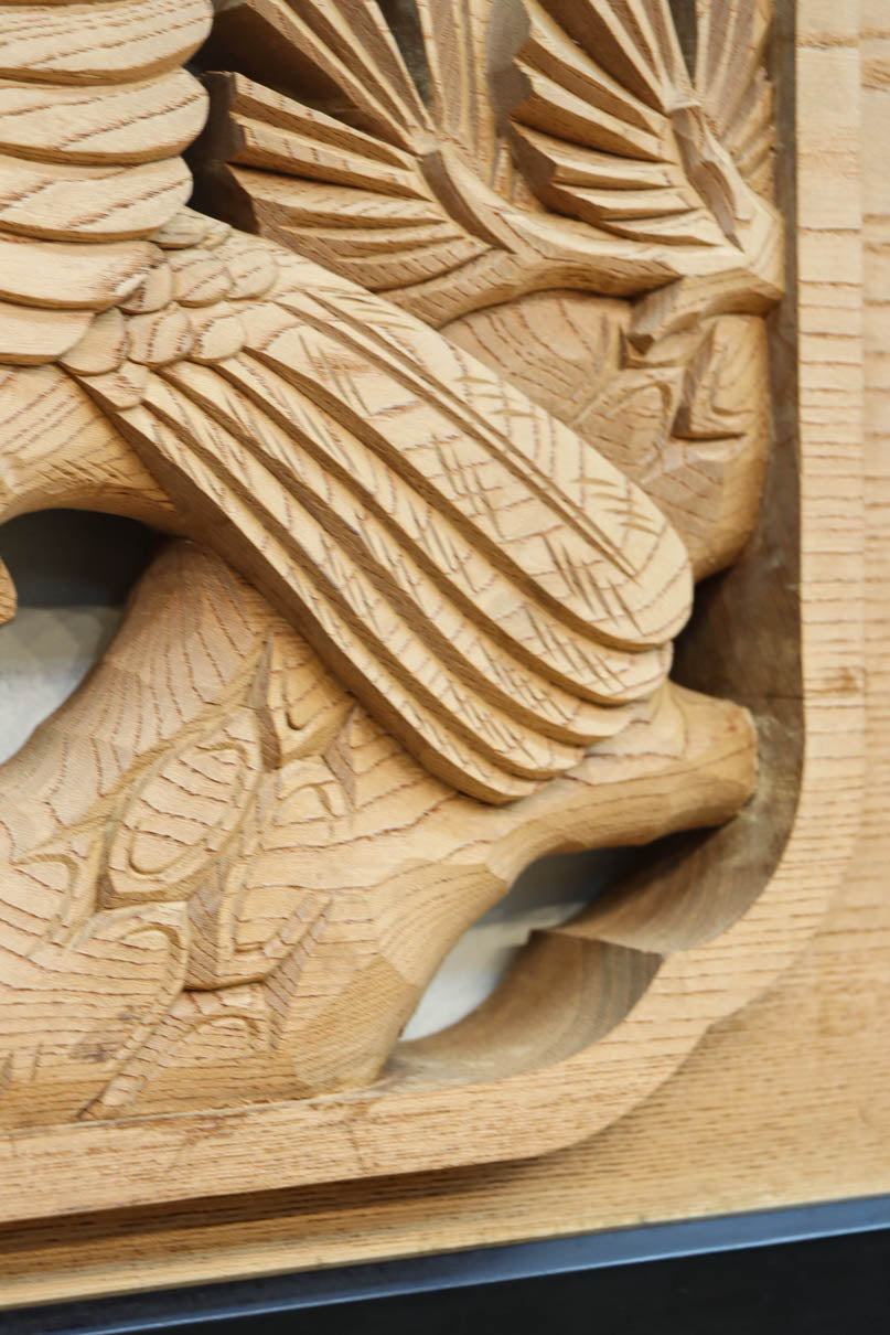 稀少サイズ‼︎見事な枝ぶりの松と鷹の彫刻小型欄間　EZ2809　在庫1枚