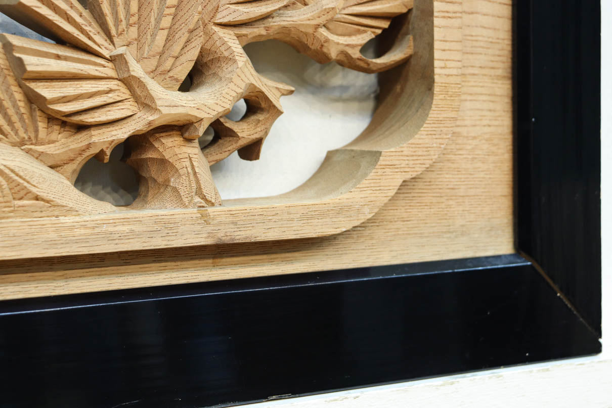 稀少サイズ‼︎見事な枝ぶりの松と鷹の彫刻小型欄間　EZ2809　在庫1枚