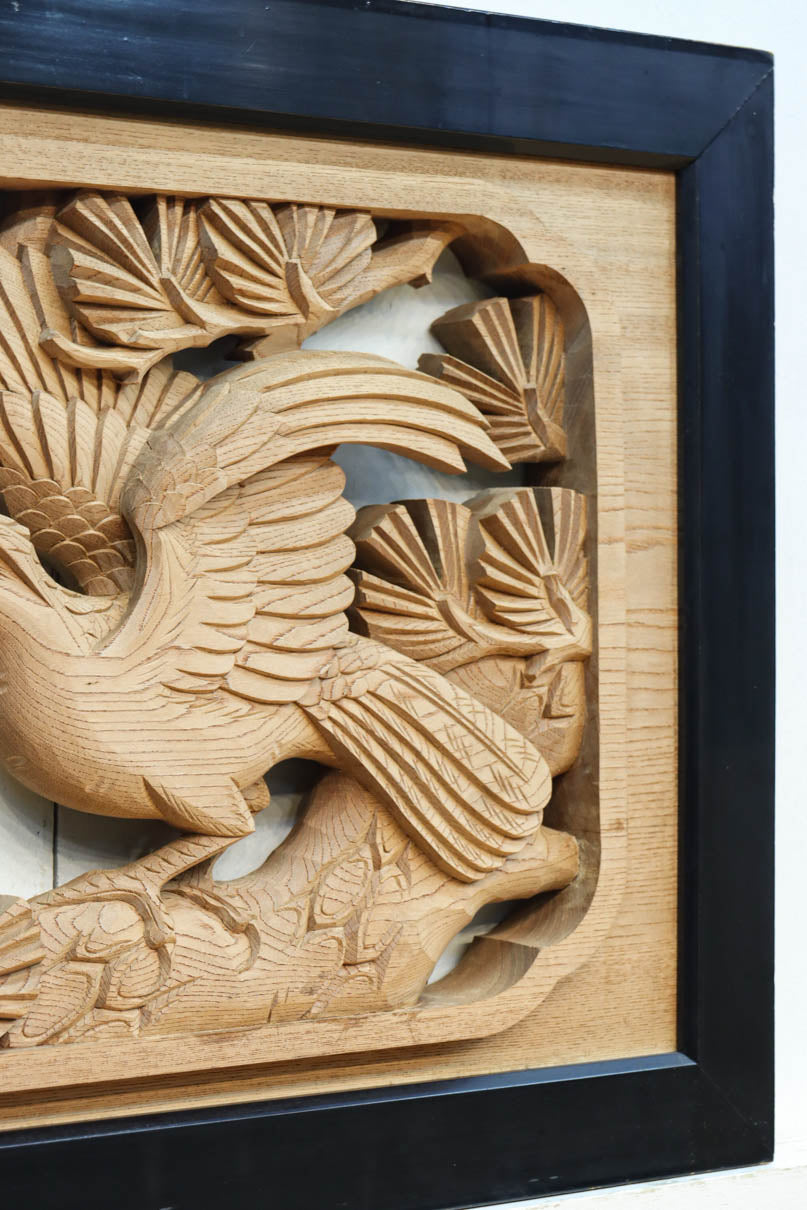 稀少サイズ‼︎見事な枝ぶりの松と鷹の彫刻小型欄間　EZ2809　在庫1枚