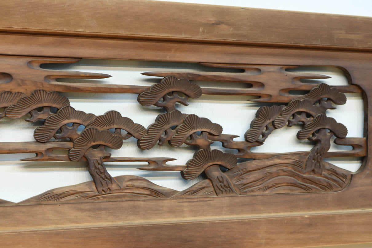 雄大な富士山と松の風景が美しい彫刻欄間　EZ2810　在庫1枚