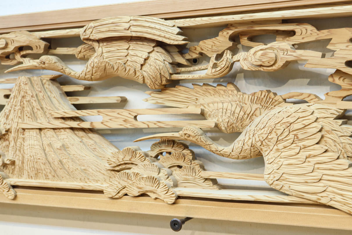 鶴と松を細やかに描いた彫刻欄間　EZ2812ab　在庫(a:1  b:1)枚