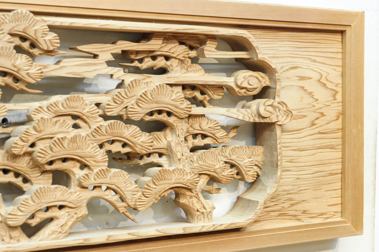 鶴と松を細やかに描いた彫刻欄間　EZ2812ab　在庫(a:1  b:1)枚