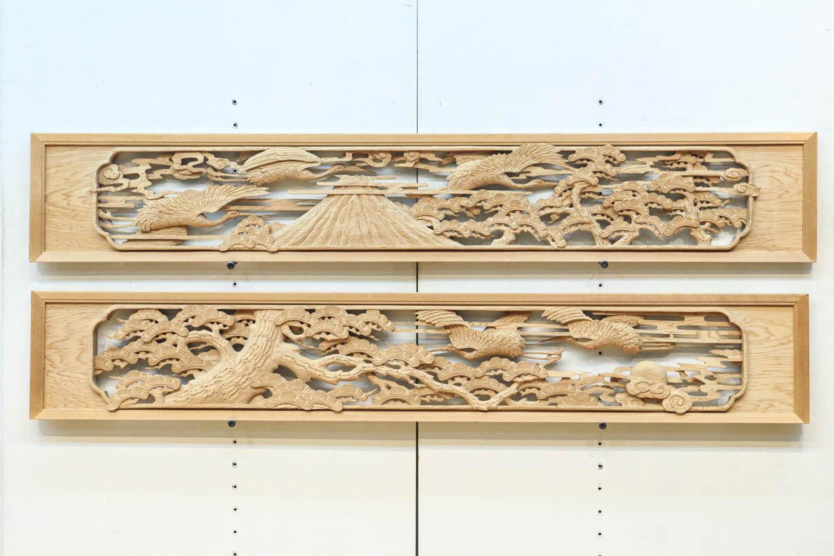 鶴と松を細やかに描いた彫刻欄間　EZ2812ab　在庫(a:1  b:1)枚