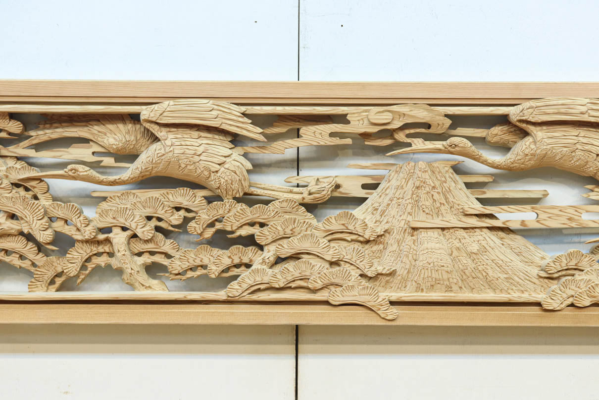 鶴と松を細やかに描いた彫刻欄間　EZ2812ab　在庫(a:1  b:1)枚