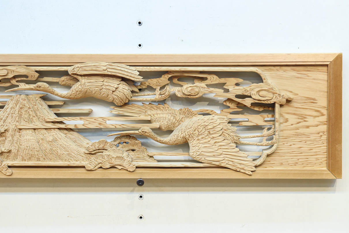 鶴と松を細やかに描いた彫刻欄間　EZ2812ab　在庫(a:1  b:1)枚