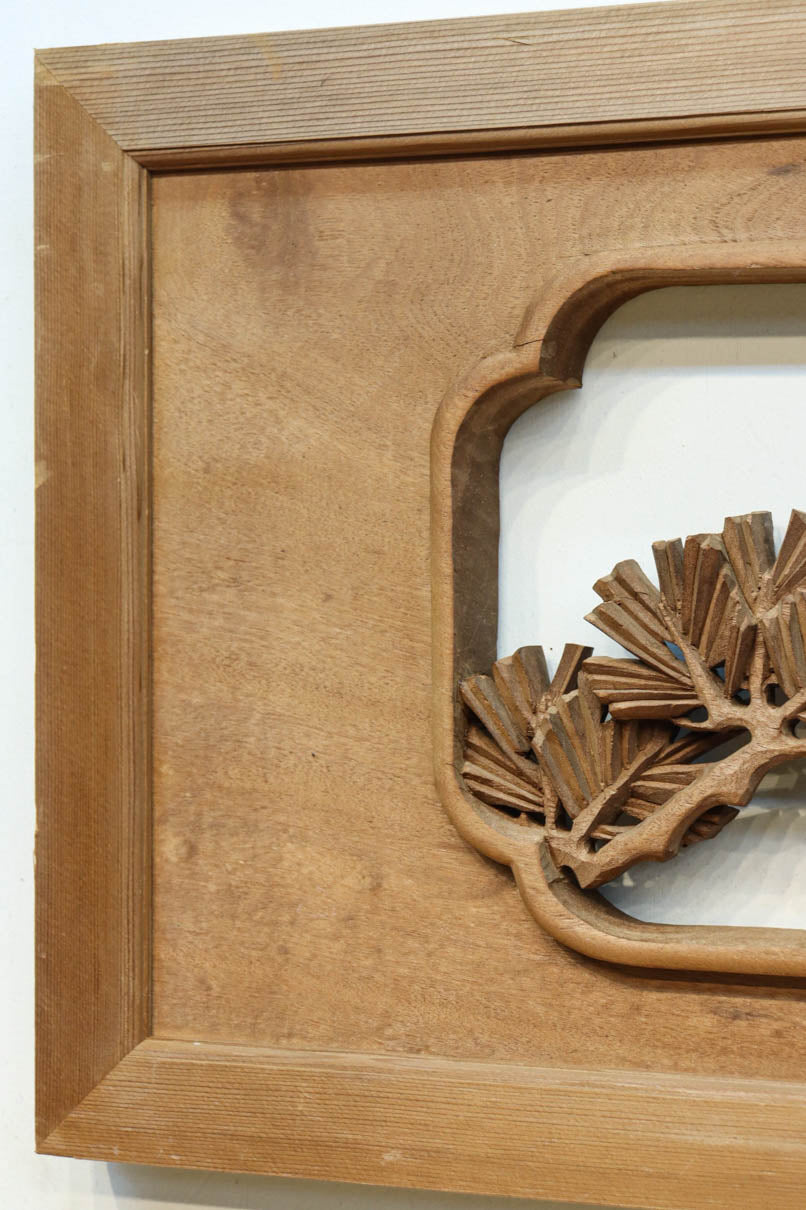 力強い鷹を描いた立体感のある彫刻欄間　EZ2813ab　在庫(a:1 b:1)枚