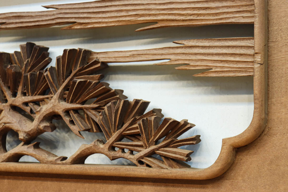 力強い鷹を描いた立体感のある彫刻欄間　EZ2813ab　在庫(a:1 b:1)枚