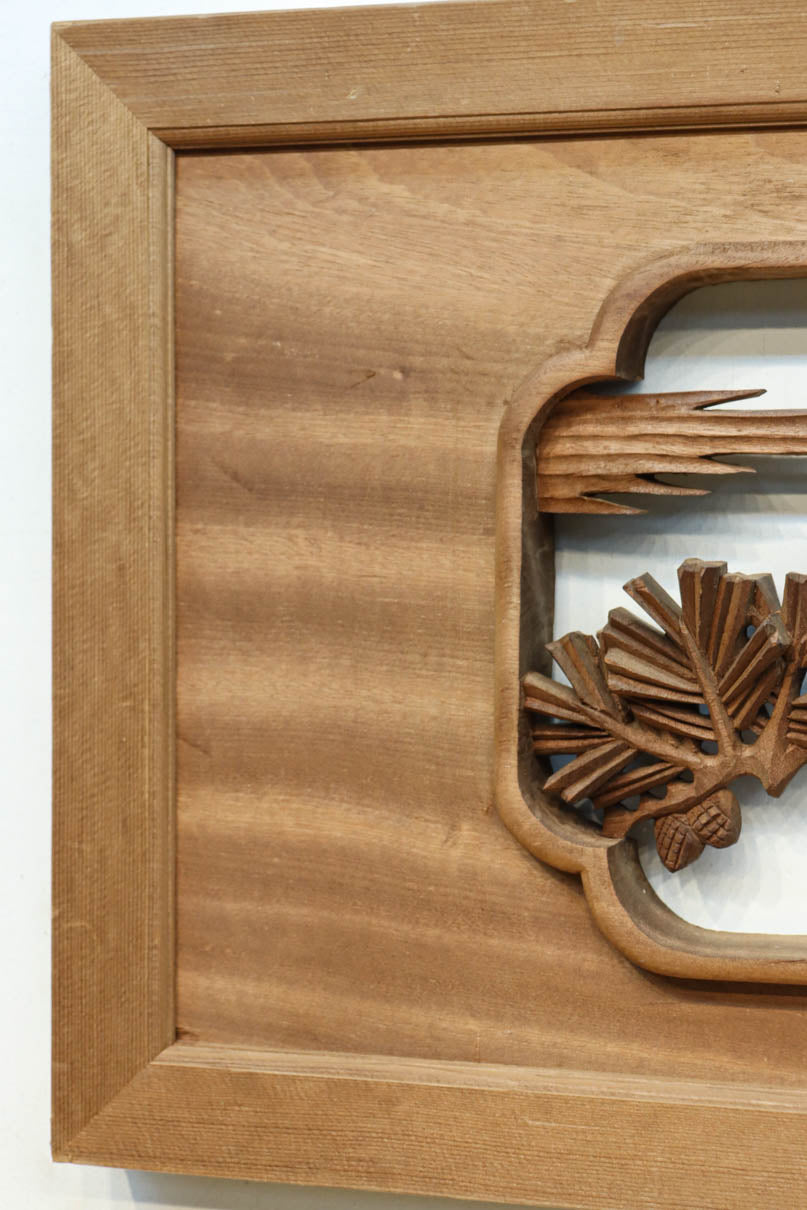 力強い鷹を描いた立体感のある彫刻欄間　EZ2813ab　在庫(a:1 b:1)枚