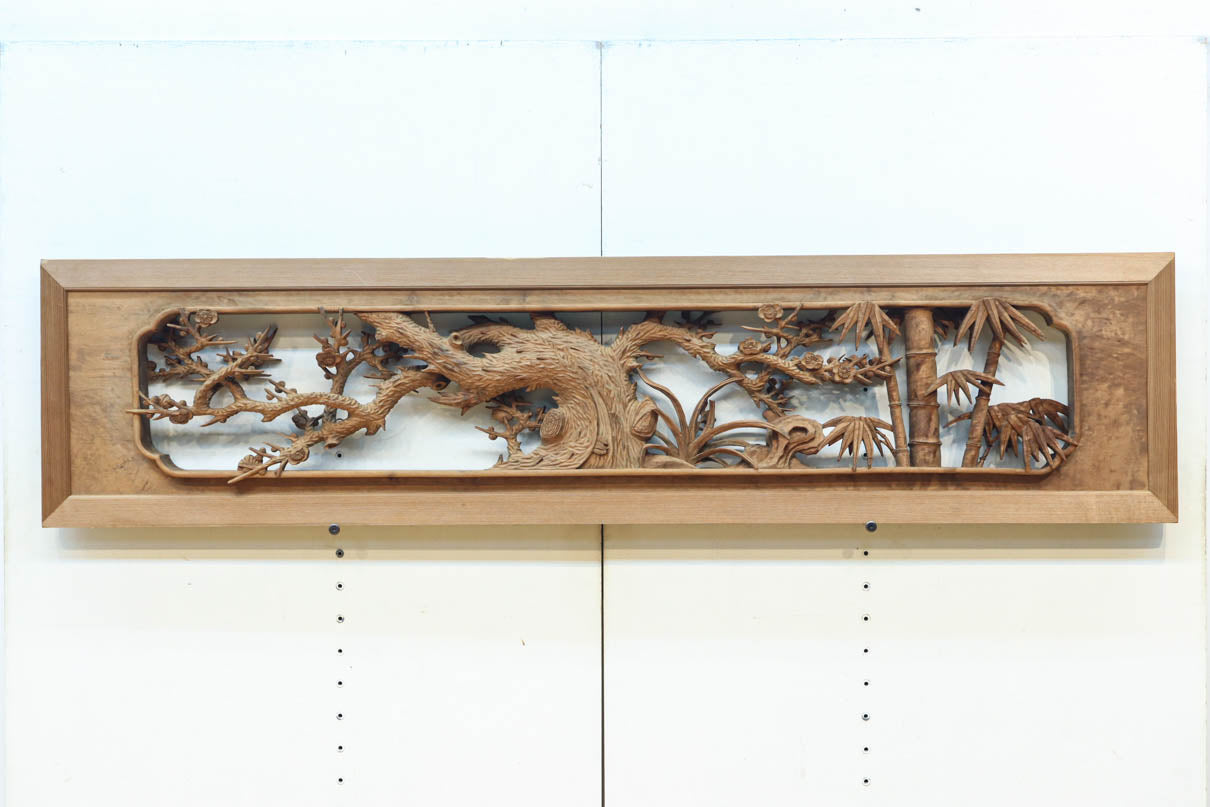 立体感ある梅や菊を華やかに描く彫刻欄間　EZ2814ab　在庫(a:1 b:1)枚