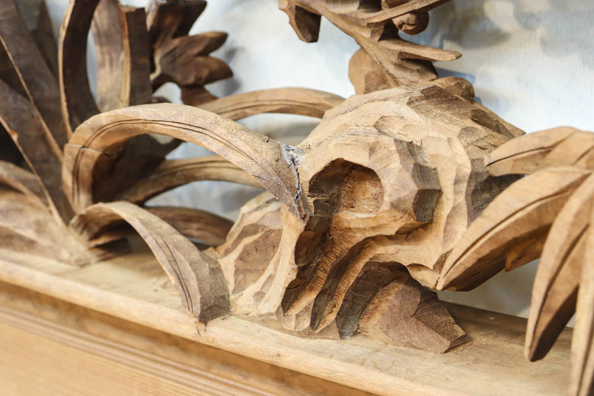 立体感ある梅や菊を華やかに描く彫刻欄間　EZ2814ab　在庫(a:1 b:1)枚