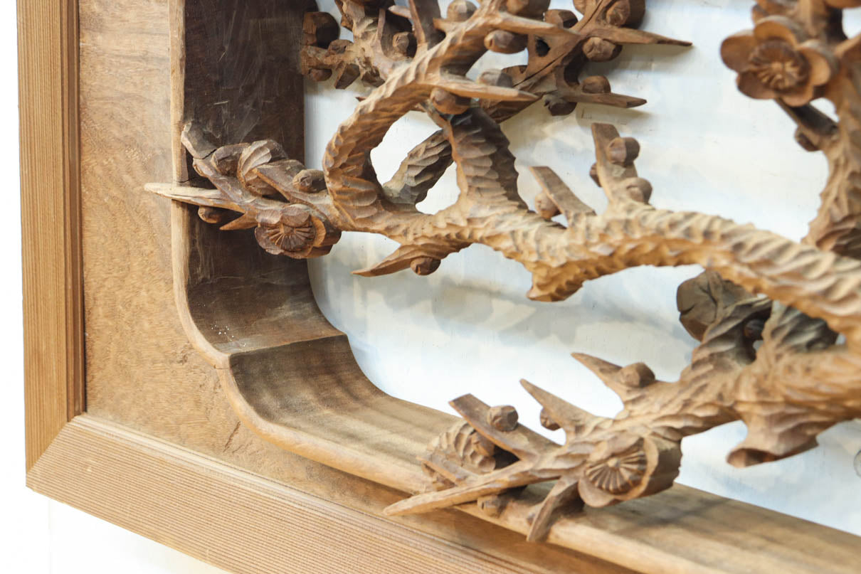 立体感ある梅や菊を華やかに描く彫刻欄間　EZ2814ab　在庫(a:1 b:1)枚