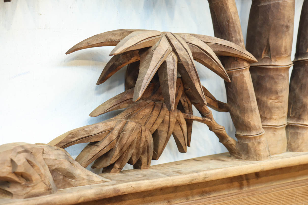 立体感ある梅や菊を華やかに描く彫刻欄間　EZ2814ab　在庫(a:1 b:1)枚